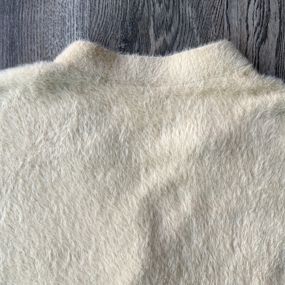 Levi’s Sweater White Fuzzy Betty Cardigan Sweater Relaxed Fit Size Small - Picture 13 of 16